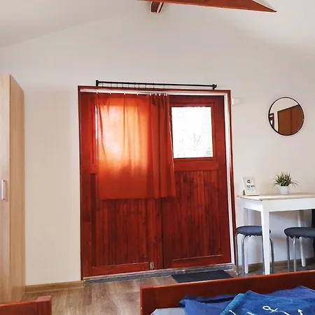 Huvoes Nyaralohaz 4*