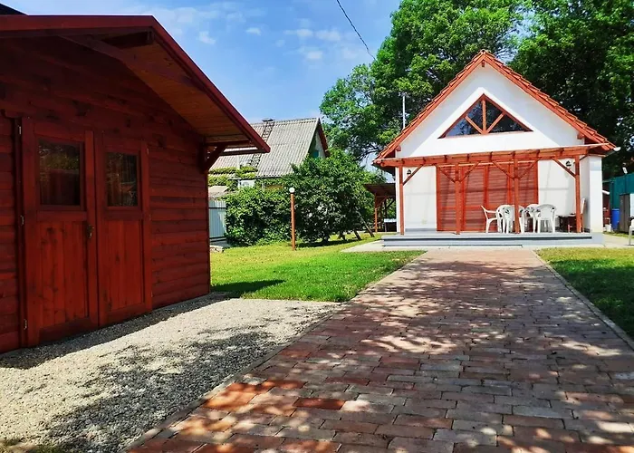 Huvoes Nyaralohaz 4* Oroshaza