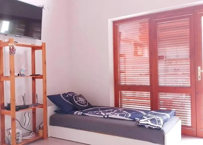 Guest house Huvoes Nyaralohaz 4*